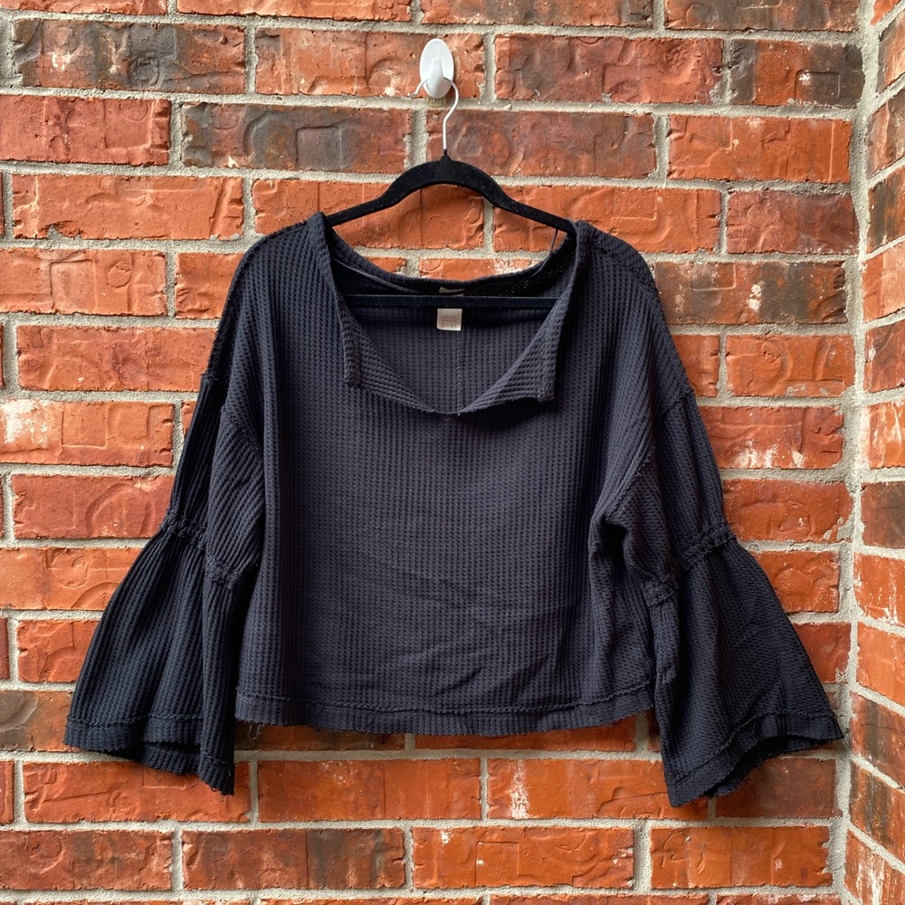 Free People XS Black Dahlia Grey V-Neck Flare Bell Sleeve Top Thermal Boho
